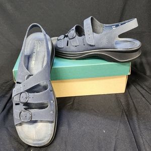 Clarks Springers Sunbeat Midnite Blue Slingback Sandals Size 8 - Barely Worn